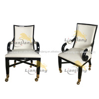 Vente en gros de chaises de jeu confortables chaises de casino solides en cuir véritable chaises de machine à sous avec roues