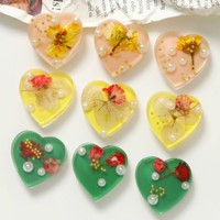 Chip de Resina Transparente con Forma de Corazón de Durazno y Flor de Margarita Real Preservada con Perla para la Creación de Pendientes, Pasadores y Manualidades DIY
