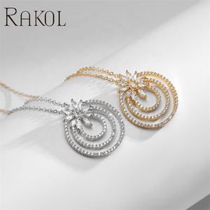 RAKOL SP3503 Pendientes de moda en forma de anillo para mujer Collar con colgante Conjunto de joyería de circonia chapada en oro - Product Image 5