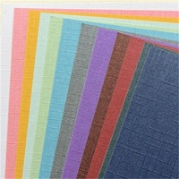 Papier perlé en relief coloré de motif de texture de lin de 787*1092mm 120gsm pour la boîte-cadeau