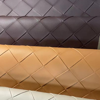 Meistverkaufter Abriebfester Lederimitat-Stoff in Verschiedenen Farben Großes Quadratmuster Gewebte Textur PVC-Gewebe Großhandel für Koffer und Sofas