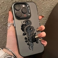 Coque de téléphone portable IMD noire élégante au design de dessin animé pour 16 Pro Max 16 11 12 13 14 15 comprend une poignée de téléphone
