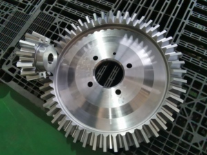 Engrenage conique hélicoïdal en fonte OEM pour machines agricoles - Product Image 3