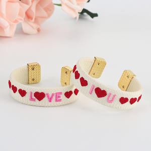 Brazalete de Joyería de Amistad Tejido con Bordado de Letras MOM Personalizado, Creativo y Abierto, Color Rosa, Regalo para el Día de la Madre - Product Image 6
