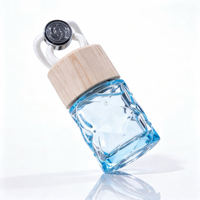 Bouteille en verre vide de 10 ml pour diffuseur de voiture, flacon désodorisant suspendu pour voiture avec bouchon en bois et boucle métallique, bouteille de parfum pour voiture avec logo personnalisé