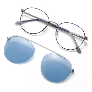 <span class=keywords><strong>Occhiali</strong></span> <span class=keywords><strong>da</strong></span> <span class=keywords><strong>vista</strong></span> a doppio ponte <span class=keywords><strong>con</strong></span> montatura grande <span class=keywords><strong>da</strong></span> uomo, <span class=keywords><strong>con</strong></span> <span class=keywords><strong>clip</strong></span> magnetica polarizzata per <span class=keywords><strong>occhiali</strong></span> <span class=keywords><strong>da</strong></span> sole, <span class=keywords><strong>occhiali</strong></span> <span class=keywords><strong>da</strong></span> <span class=keywords><strong>vista</strong></span> alla moda - Product Image 3