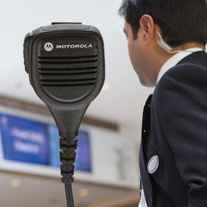 Micrófono de Mano con Altavoz Remoto para Walkie Talkie Motorola PMMN4024A, Compatible con DP4801e, DP4800e, DP4401e, DP4400e, XPR7580e, Radio Bidireccional - Product Image 1