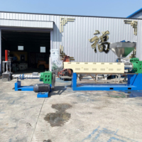 Granulateur d'extrusion plastique à vis simple pour le recyclage de PC/LDPE/PP/HDPE, contrôlé par PLC, entraîné par moteur 90 kW, avec filtre à tamis