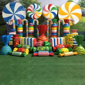 Escultura Gigante Personalizada de Corazón de Piruleta Arcoíris de Fibra de Vidrio con Lazo para Decoración de Parques al Aire Libre, Bodas, Cabinas de Fotos y Tiendas de Dulces - Product Image 1