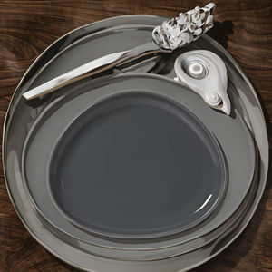 Plato triangular de cerámica esmaltada gris oscuro de gama alta Plato de comida sólida - Product Image 2