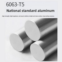Fenêtres battantes modernes minimalistes insonorisées en aluminium, double vitrage trempé à rupture de pont thermique, du sol au plafond pour salon