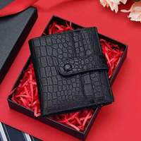Dompet Kartu Kredit dan ID Kulit Sapi Asli Bertekstur Buaya Tipis, Warna-warni Macaroon, Penutup Tombol Tekan