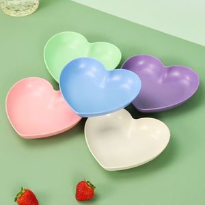 Assiette et plat en plastique épaissi en forme de cœur de pêche pour collations, fruits et noix – Création d'usine - Product Image 4