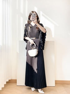 Robe longue décontractée élégante pour femme, à manches chauve-souris, plissée, avec ceinture florale 3D et décoration dorée - Product Image 5