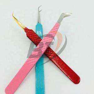 Pinzas de extensión de pestañas de acero inoxidable de grado profesional personalizadas al por mayor agarre fuerte sostenible punta puntiaguda recubierta de color - Product Image 3