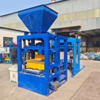 Machine à briques vibrantes économique 4-26, presse semi-automatique à blocs creux en béton à faible coût pour la Tunisie, idéale pour les petites entreprises en démarrage