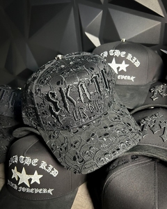 Gorra de Béisbol Clásica Personalizada de 5 Paneles con Visera Curva de Gamuza, Gorra Deportiva de Gamuza Tipo Trucker, Rick the Kid X Gorras, Gorras Chrome - Product Image 2
