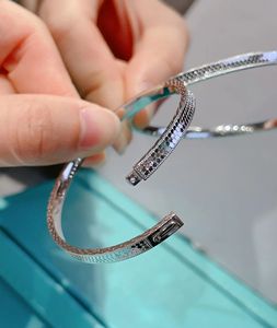 Xinfly Fashion Fine Jewelry Platinum Pure Gold PT950 Fish Scale Shape <b>Bangle</b> Wholesale <b>Bangles</b> <b>Bracelet</b> Custom - Product Image 4