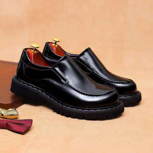 รองเท้าหนังแท้ DSYX แบบสวม ระบายอากาศได้ดี น้ำหนักเบา กันลื่น ลายแกะสลักแบบโบราณ สำหรับงานแต่งงาน ผู้ชาย ขายส่ง - Product Image 4