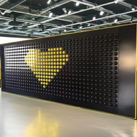 Mur de puzzle à billes bicolore avec typographie, noir et jaune, pour exposition scientifique, jeux scientifiques et jeux interactifs