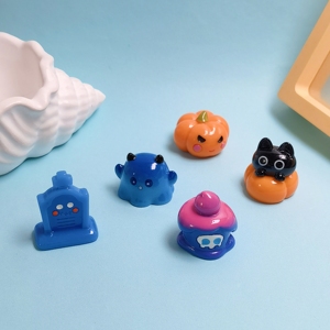 100 Pièces de Décorations Miniatures 3D Mignonnes pour Halloween : Maisons, Fantômes, Citrouilles en Résine – Ornements et Accessoires DIY pour Maisons de Poupées - Product Image 4