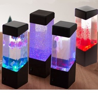 Nouvelle lampe de poisson LED transfrontalière Petite lampe de méduse de simulation carrée de bureau à LED Lumière d'ambiance à changement de couleur
