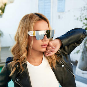 Lunettes de soleil de cyclisme personnalisées pour femmes, protection UV400, verres PC coupe-vent, monture noire, style Instagram, lunettes de sport - Product Image 1