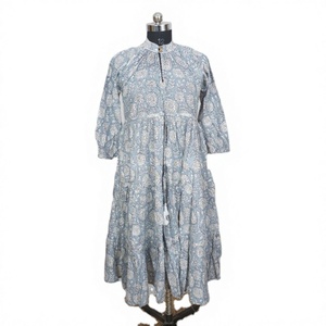 Robe d'été artisanale 100 % coton à col en V, imprimé floral moderne, écologique, élégante, confortable, pour le quotidien, pour femme, couleur terre cuite - Product Image 1