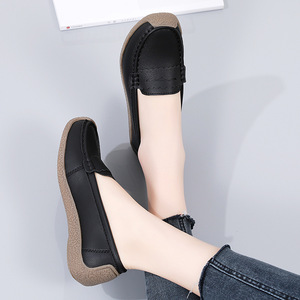 Nouvelles chaussures ultra-douces pour maman, mocassins à semelle épaisse en caoutchouc, chaussures plates confortables et décontractées pour femmes âgées, à porter au printemps - Product Image 3
