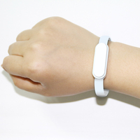 Bracelet multifonction plat 2026 avec câble de charge et synchronisation USB 2.0 pour téléphone portable