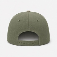 Casquette de baseball en gros à 5 panneaux, bicolore, en sergé de coton épais, corps structuré, logo imprimé, visière courbée, fermeture à pression en plastique