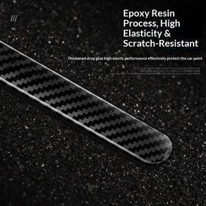 Strisce Adesive in Resina Epossidica con Motivo Fibra di Carbonio per Maniglie e Profili Portiera <span class=keywords><strong>Auto</strong></span> - Vendita Diretta dalla Fabbrica - Prevenzione Graffi e Protezione Maniglie - Product Image 1