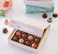 Emballage unique en papier magnétique Boîte cadeau pour enfants avec diviseur Boîtes en carton à chocolat de mariage personnalisées
