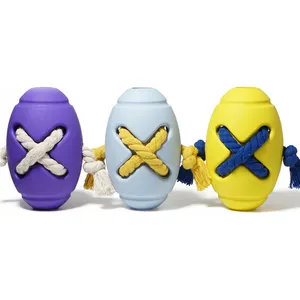 नई डिजाइन रस्सी रग्बी गेंद उज्ज्वल रंग टिकाऊ पालतू खिलौने खाद्य इलाज कुत्ते चबाना रबर खिलौना