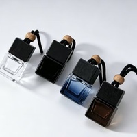 Flacon vide en verre rechargeable multicolore personnalisé de 8 ml à suspendre au rétroviseur de voiture pour parfum d'aromathérapie