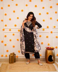 Conjunto de traje afgano de nuevo diseño con Detalles bordados y estampado floral Organza Dupatta para ropa de mujer de la India - Product Image 4