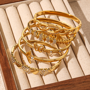 Hochwertiges Edelstahl-Armband mit Goldplattierung und Polierfinish, Anlaufgeschützt, mit Kubischem Zirkonia für Damen, Glänzender Schmuck - Product Image 5