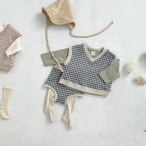 Ensemble de vêtements d'automne pour garçons Ivy41747A, vêtements mignons pour bébés et enfants, ensemble de gilet et de short en tricot à carreaux, vente en gros - Product Image 6