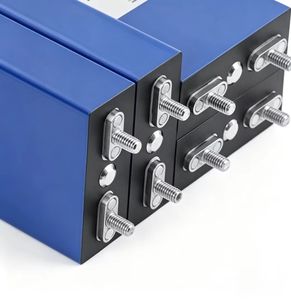 Cellule au phosphate de fer et de lithium compacte 3,<span class=keywords><strong>2</strong></span> V 25 Ah (Modèle 3,<span class=keywords><strong>2</strong></span> V 25 Ah-A3) 6000 cycles pour la surveillance des mini-stations d'alimentation portables - Product Image 2
