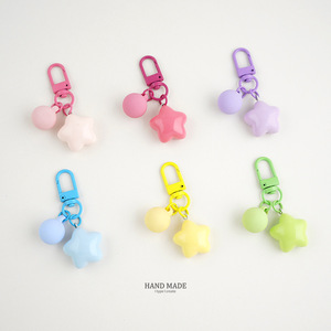 Porte-clés en résine style INS, couleur unie pastel, étoile pentagramme, mini boule ronde, ornement suspendu, pendentif de sac à dos tendance - Product Image 2