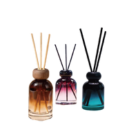 Diffuseur de parfum d'ambiance de luxe personnalisé 150 ml avec bâtonnets en rotin pour voiture, huile essentielle liquide de haute qualité, parfum sur mesure
