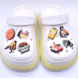 Breloques personnalisées en PVC pour chaussures de sport, motif dessin animé, pour sabots et <span class=keywords><strong>Crocs</strong></span>, accessoires de décoration, vente en gros - Product Image 2