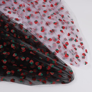 Bán Buôn Sản Phẩm Dệt May In Trái Cây Lưới Vải Dâu Tây In Vải Cho Cô Gái Puffy Váy - Product Image 3