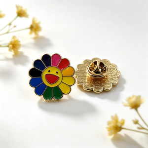 Pin de solapa de esmalte suave con diseño de girasol colorido, insignia de metal de aleación de zinc, broche decorativo personalizado con flor linda para mochila - Product Image 1