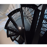 Installation facile, pont extérieur, escalier en spirale, escaliers ronds avec marches en plaque à carreaux