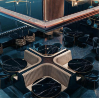 Ensemble de tables de restaurant en cuir personnalisées pour discothèque et bistro, en forme de croix, avec plateau en bois - Meubles commerciaux durables et écologiques