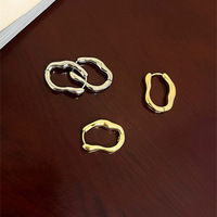 Offre Spéciale Simple à la mode Punk Vintage en gros exagéré géométrie irrégulière boucles d'oreilles creuses alliage cerceau forme boucles d'oreilles pour les femmes