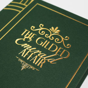 Invitación de Boda Personalizada en Caja de Estilo Libro con Estampado en Caliente de Lámina Dorada de Lujo e Impresión Verde Oscuro Premium - Product Image 3