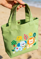 L'usine vend un nouveau lot de sacs en toile de coton et de lin, tendance, recyclables, petits et mignons, pour le shopping et les cadeaux.