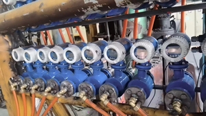 Fabrikant OEM-ondersteunde digitale elektromagnetische debietmeter voor het meten van afvalwater, 4-20mA uitgang olie-debietmeter - Product Image 5